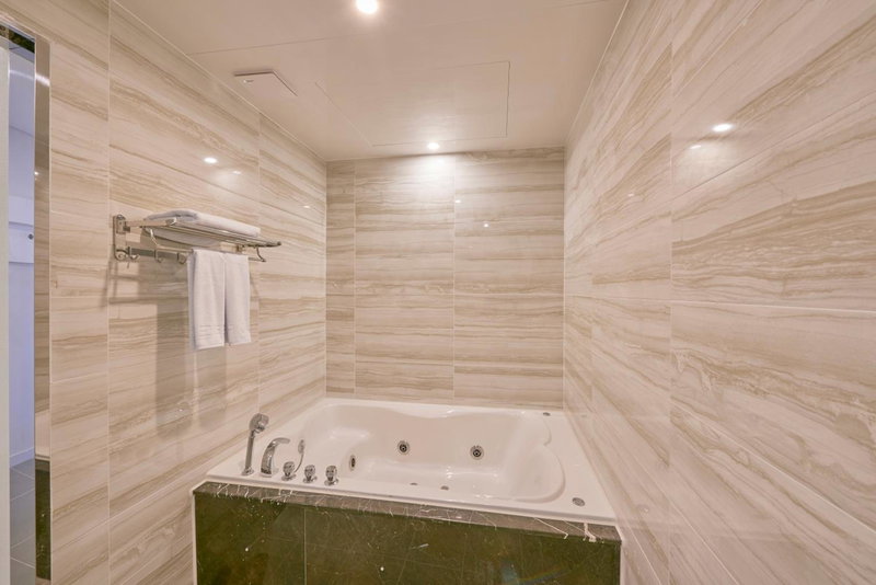 Gwangju Madrid Hotel, Masan, 대한민국