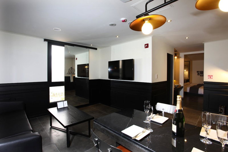 S& Hotel, Sintansin, 대한민국