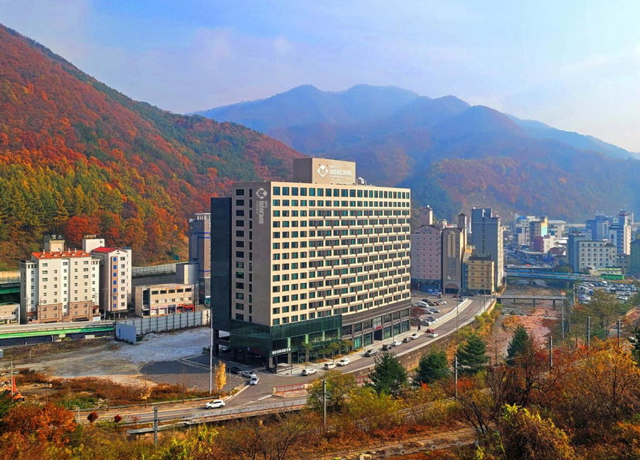 Traum Valley Hotel - formerly jeongseon intoraon hotel, T'aebaek, 대한민국