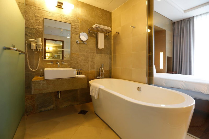 Grand Mercure Ambassador Changwon, Changwon, 대한민국