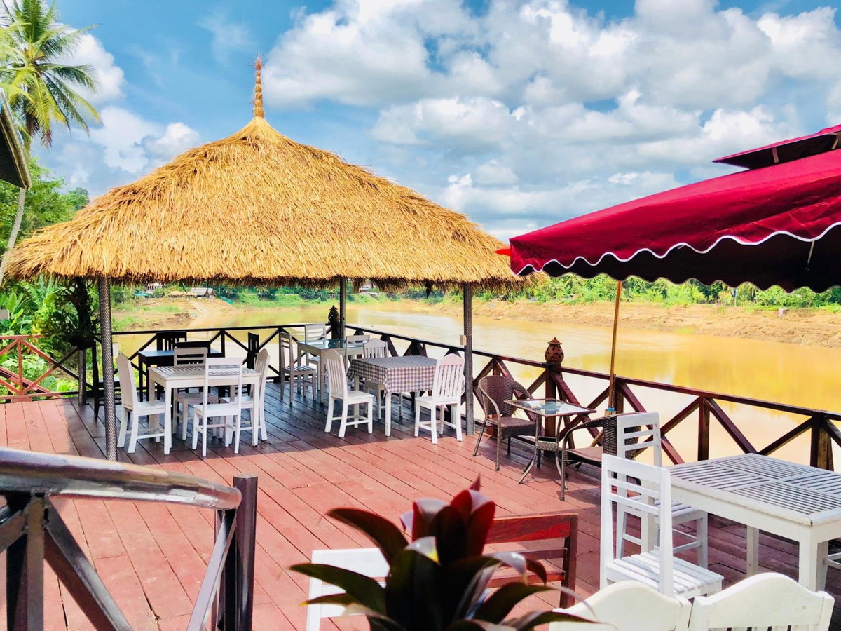 Merry Riverside Hotel, Laos