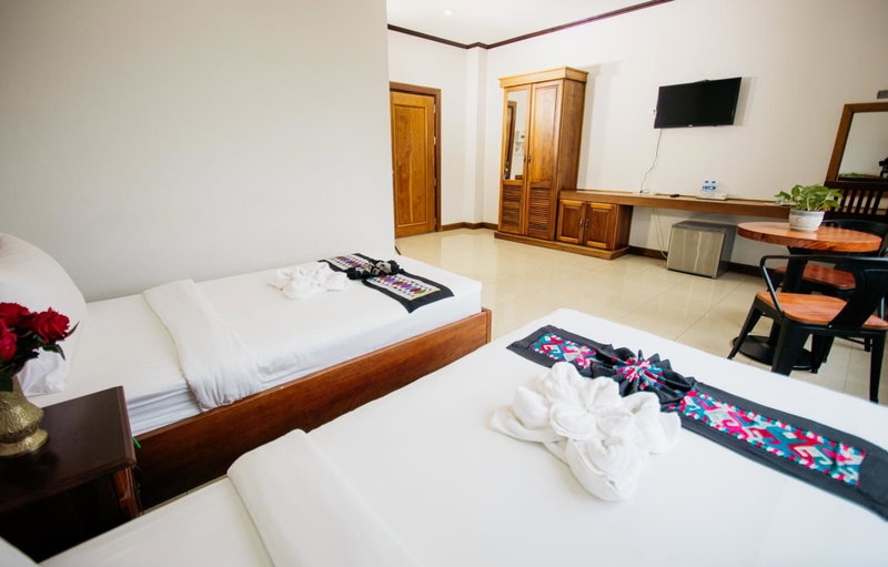 Sisombat Plaza Hotel, Vang Vieng, Laos