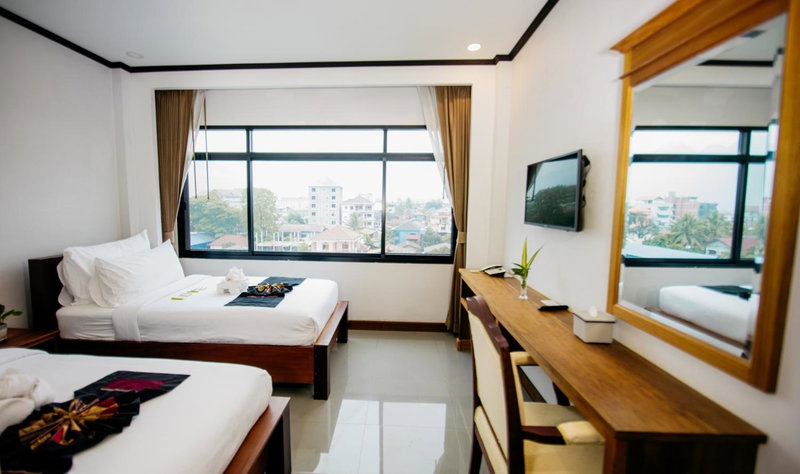 Sisombat Plaza Hotel, Vang Vieng, Laos