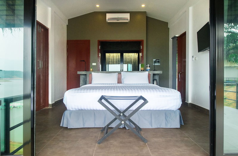 Sanctuary Nam Ngum Beach Resort, Vang Vieng, Laos
