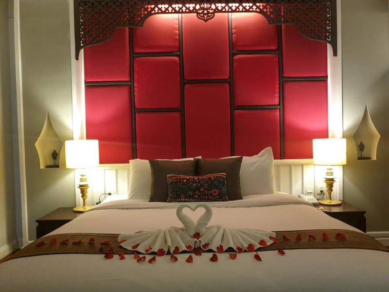 Le Palais Juliana Experience tradition on us Book 2 nights and get a free morning alms-giving session, Luang Prabang, Laos
