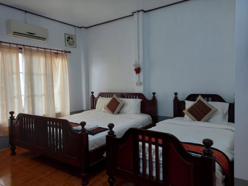 Riverside Garden Hostel, Vang Vieng, Laos
