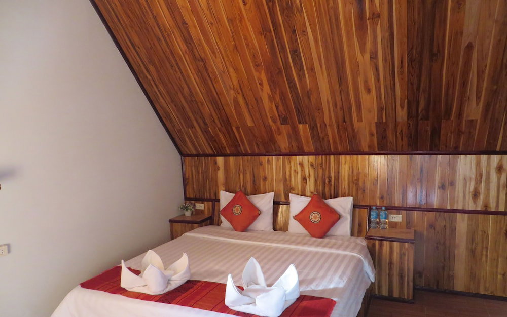 Namkhan Riverside Hotel, Laos