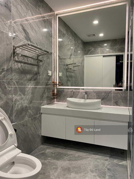 Apartment for sale in Ha Dong, Vietnam · Vinhomes Skylake Project · 3 rooms, 2 baths