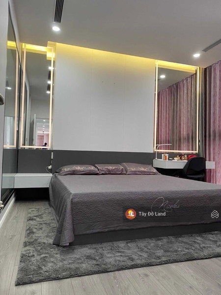 Apartment for sale in Ha Dong, Vietnam · Vinhomes Skylake Project · 3 rooms, 2 baths
