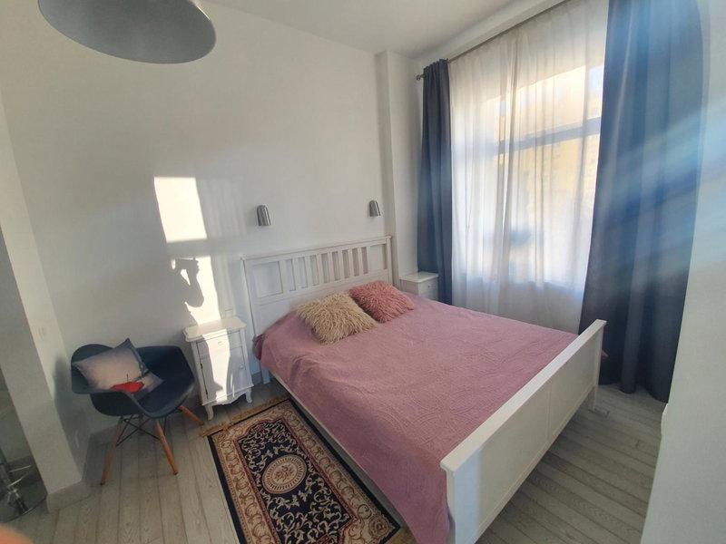 Vilnius apartment with stained glass, Seskine, Lituanie