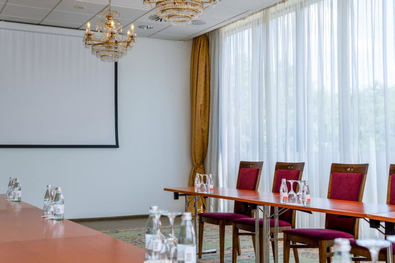 VILNIUS PARK PLAZA HOTEL & SPA, Restaurant, Conference & Banquet Center, Vilkpede, Lituanie
