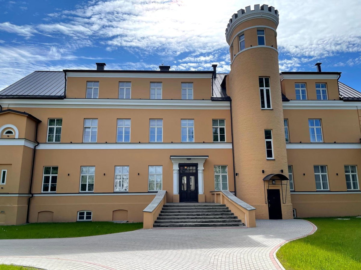 Liepaja Center Theater Apartments, Латвия