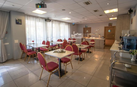 Hotel BEST with FREE PARKING, Rīga, Latvia