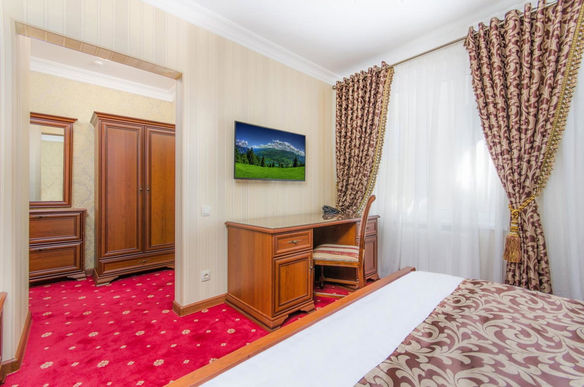 Park Lane Hotel, Moldova