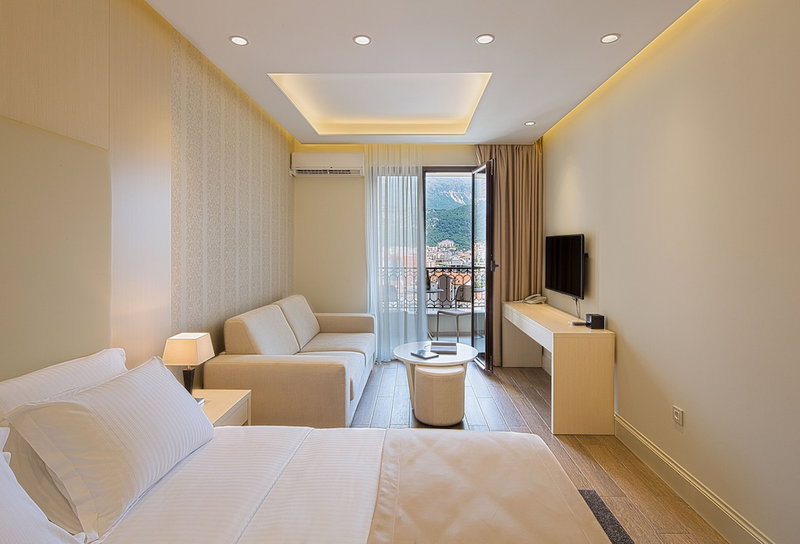 Aparthotel Villa Aria, Budva, Montenegro