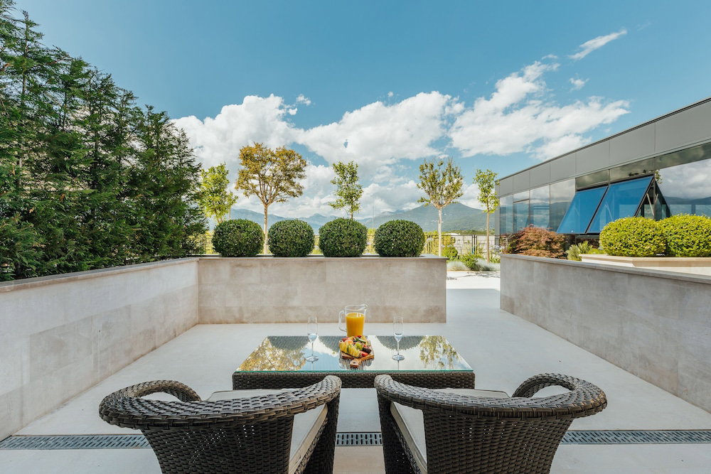 Monte Palm Beach, Montenegro
