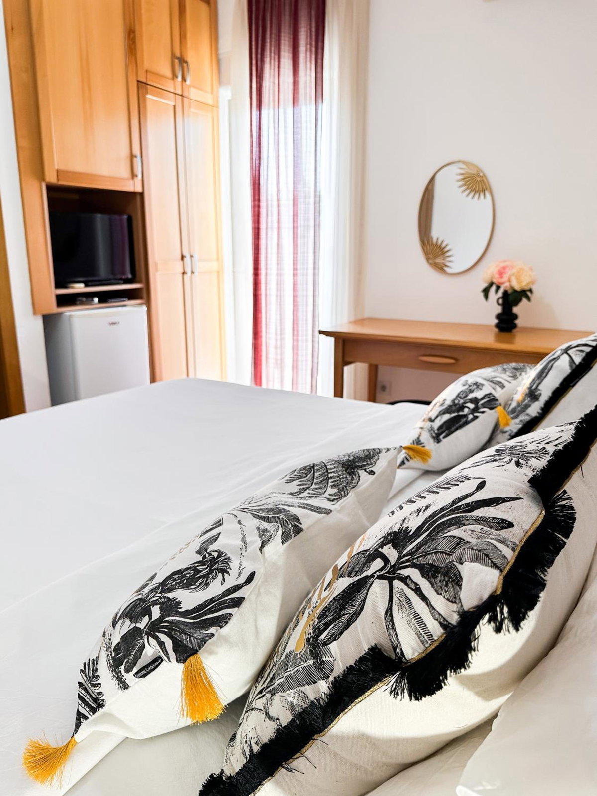 Hotel · Apartments Đurašević, Sveti Stefan