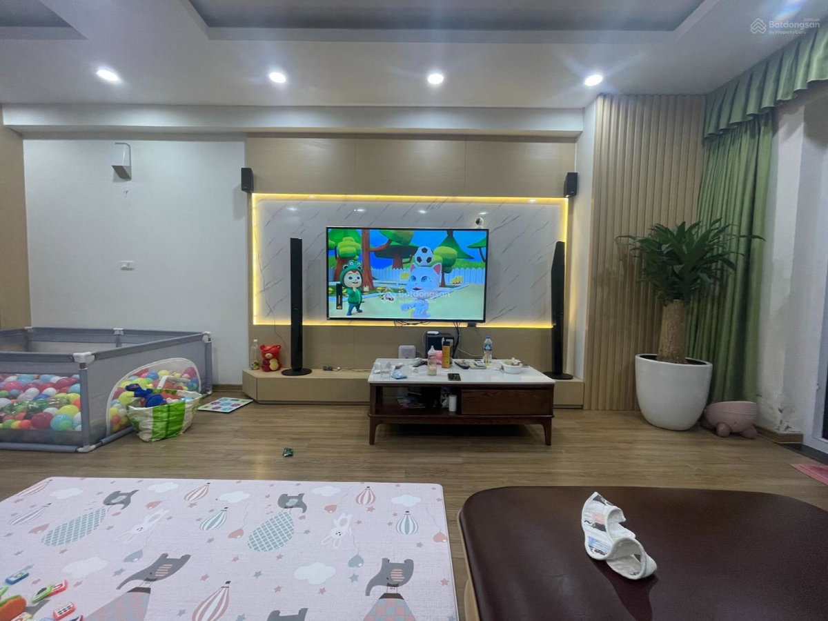 Apartment for sale in Hanoi, Vietnam · Thanh Xuan Complex Project · 3 rooms, 2 baths
