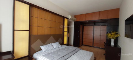 Apartment for sale in Ho Chi Minh City, Vietnam · Saigon Pearl · 3 rooms, 2 baths