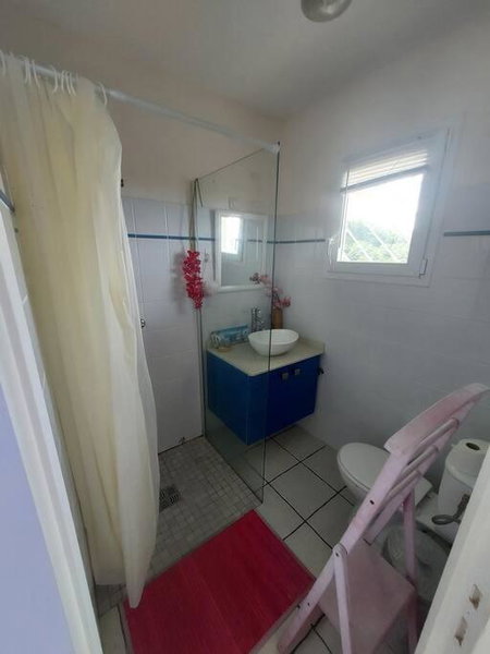 grand studio en bas de villa avec vue sur mer au Carbet, Le Carbet, Martinica