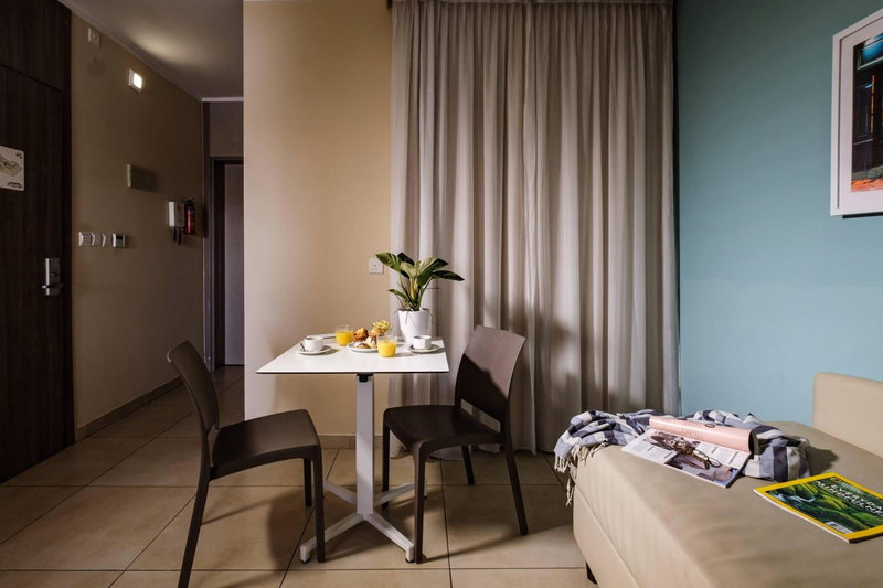 115 The Strand Hotel by NEU Collective, Sliema, Мальта