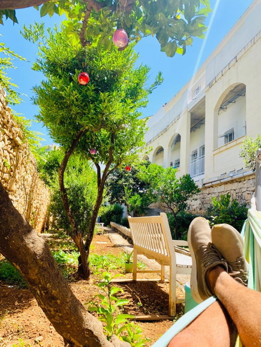 Follow the Sun Boutique Hostel - Pool, Breakfast & Sea Views, St Julian's, Malta