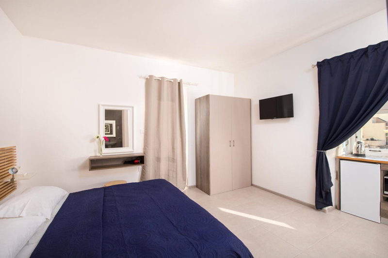 Island Guesthouse, Sliema, Malta