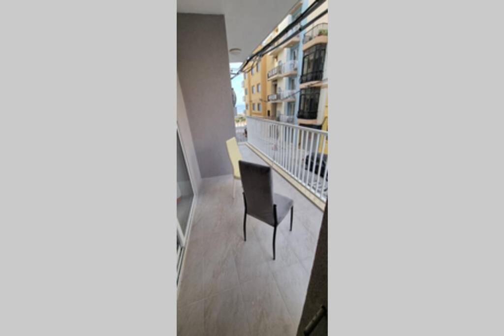 SeaView 2 Double Bedroom Modern APARTMENT, Malta