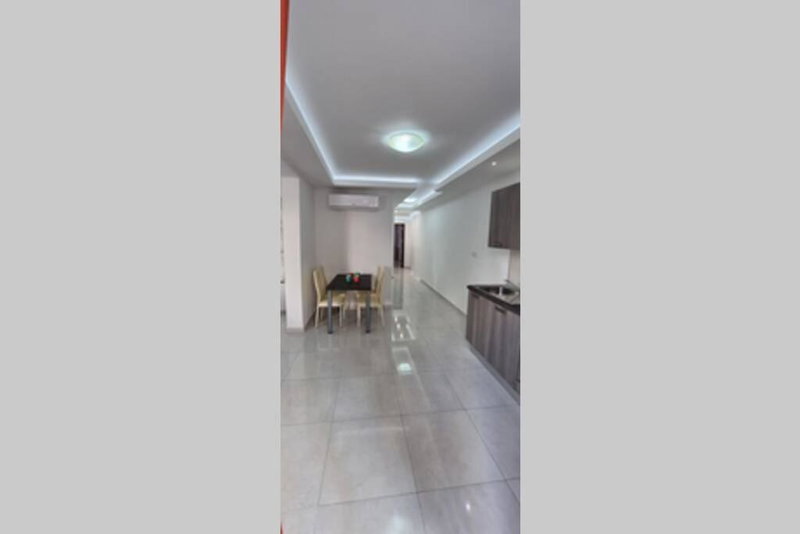 SeaView 2 Double Bedroom Modern APARTMENT, St Paul's Bay, Malta