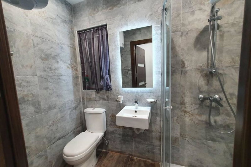 SeaView 2 Double Bedroom Modern APARTMENT, St Paul's Bay, Malta
