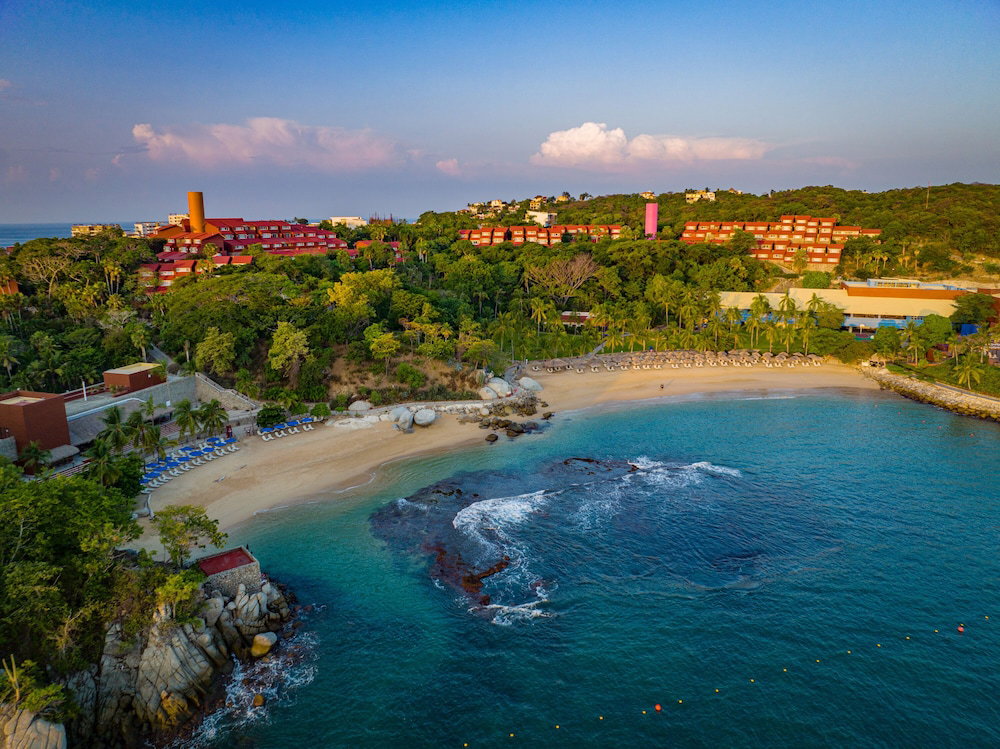 Отель · Las Brisas Huatulco – All Inclusive, Crucecita