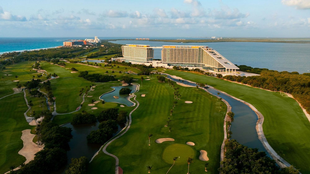 Hyatt Vivid Grand Island Cancun Adults Only All-Inclusive, Mexiko