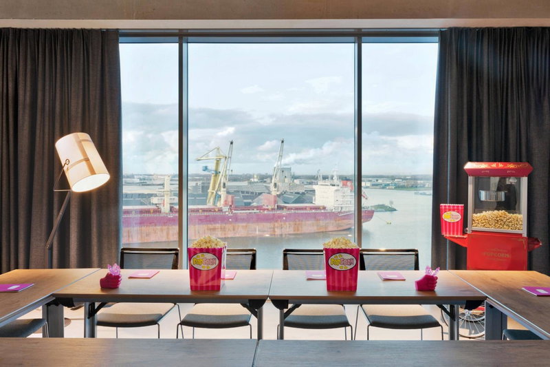 Moxy Amsterdam Houthavens, Amsterdam, Países Bajos