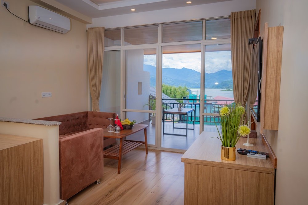Hotel · Majestic Lakefront Hotel & Suites, Pokhara