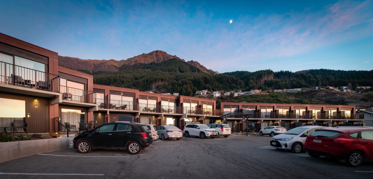 Hotel · Kamana Lakehouse, Queenstown