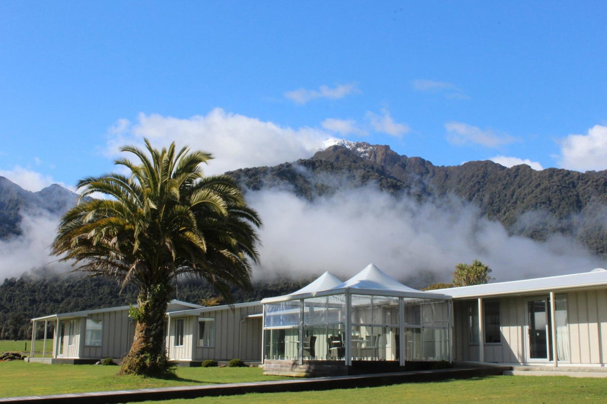Hotel · Franz Josef Oasis, Franz Josef