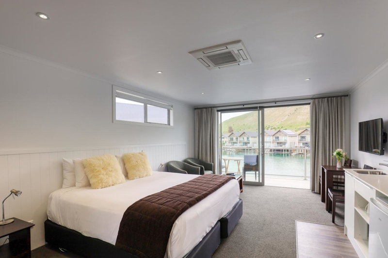 Lake Resort by Marsden, Cromwell, New Zealand