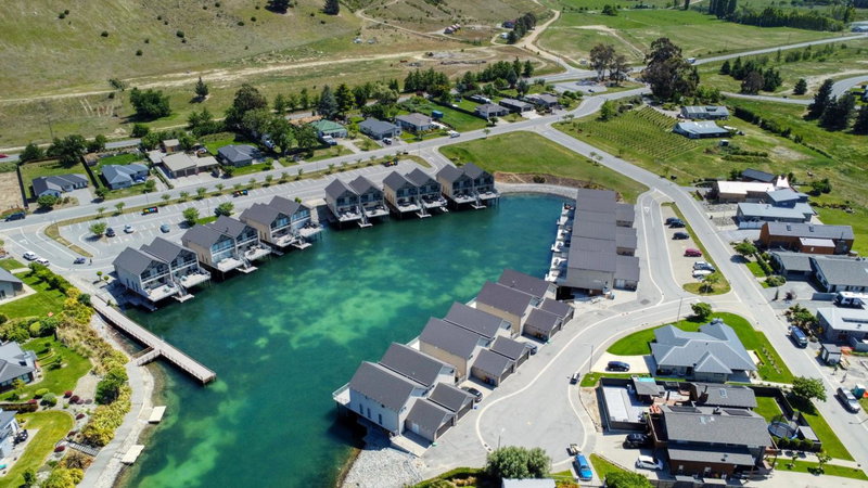 Lake Resort by Marsden, Cromwell, New Zealand