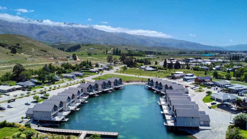 Lake Resort by Marsden, Cromwell, New Zealand