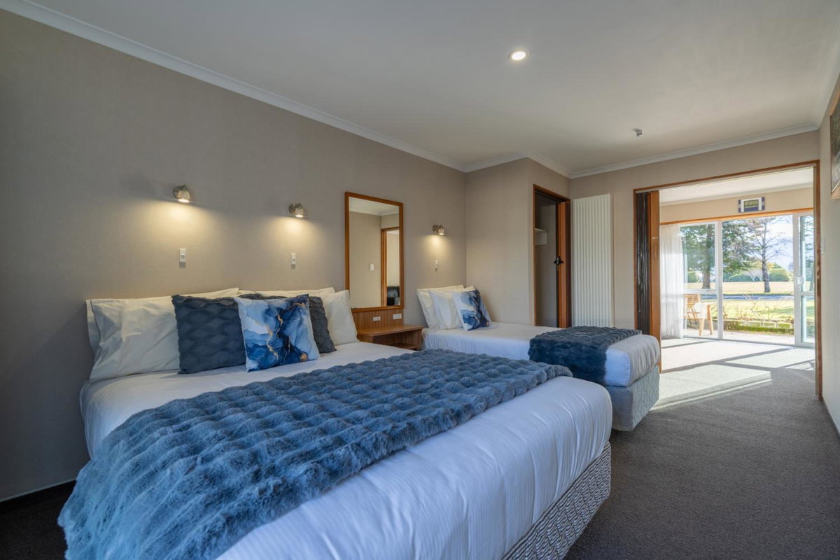 Parklands Motel & Apartments Te Anau, New Zealand
