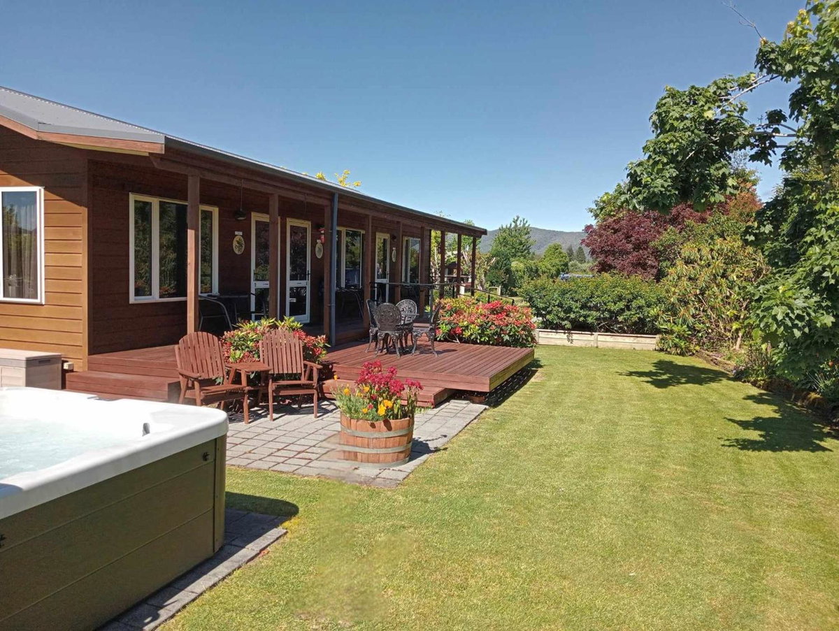 Hotel · Blue Ridge Studios and Bed & Breakfast, Te Anau