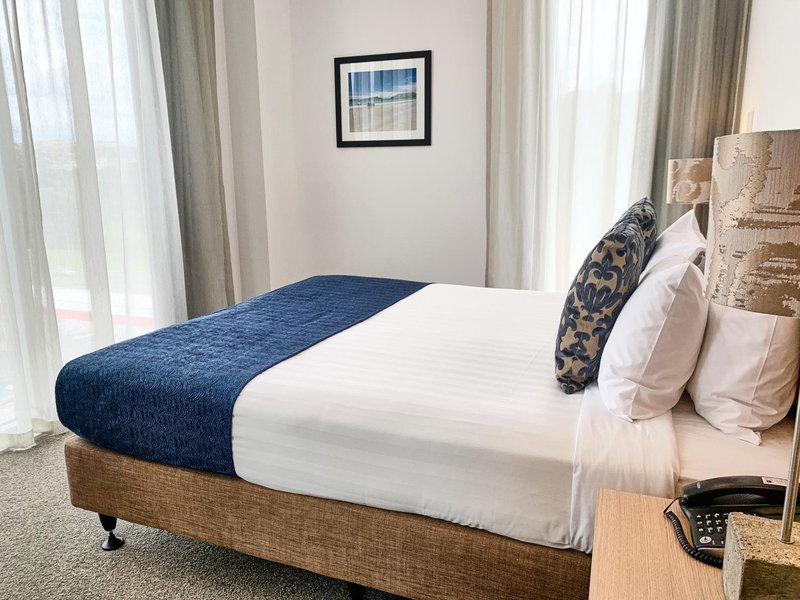 Ramada Suites by Wyndham Albany, North Shore, New Zealand