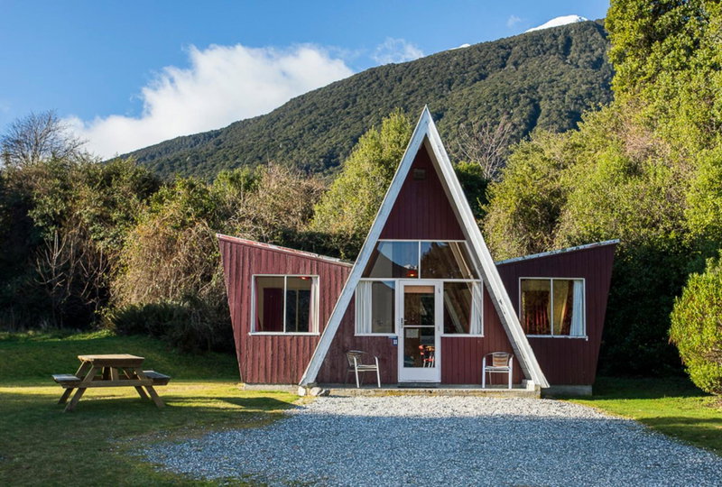 Wonderland Makarora Lodge, Makarora, New Zealand