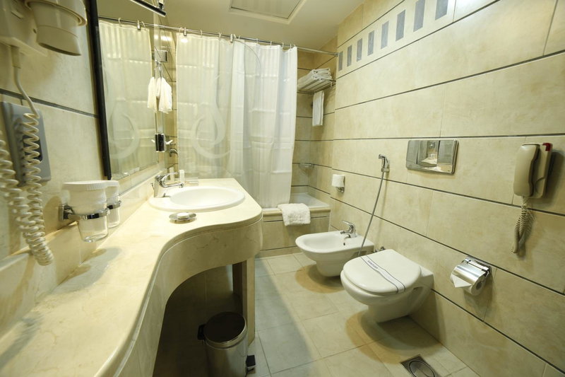 City Seasons Hotel & Suites Muscat, Muscat, Omán