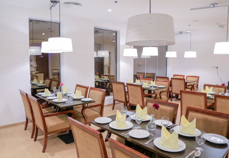 Muscat Inn Hotel, Muscat, Оман