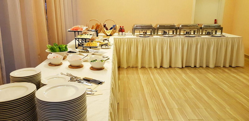 Muscat Plaza Hotel, Muscat, Оман