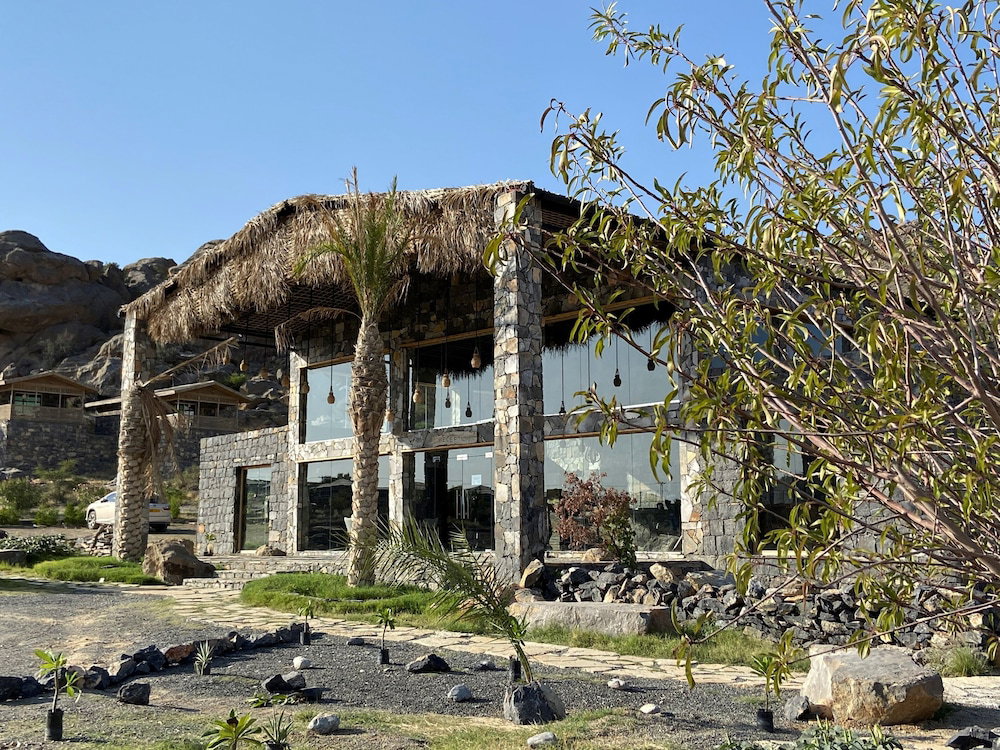 Отель · Sama Heights Resort Jebel Shams, Rustaq