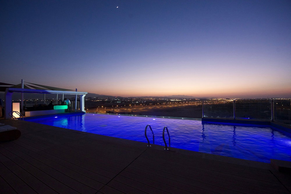 Carnelian By Glory Bower Hotel, Oman