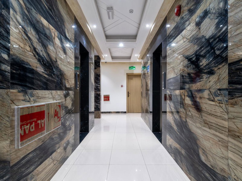 OYO Townhouse 156 Rose Hotel Apartments, Muscat, Oman