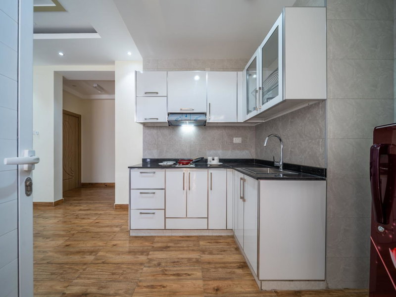 OYO Townhouse 156 Rose Hotel Apartments, Muscat, Oman